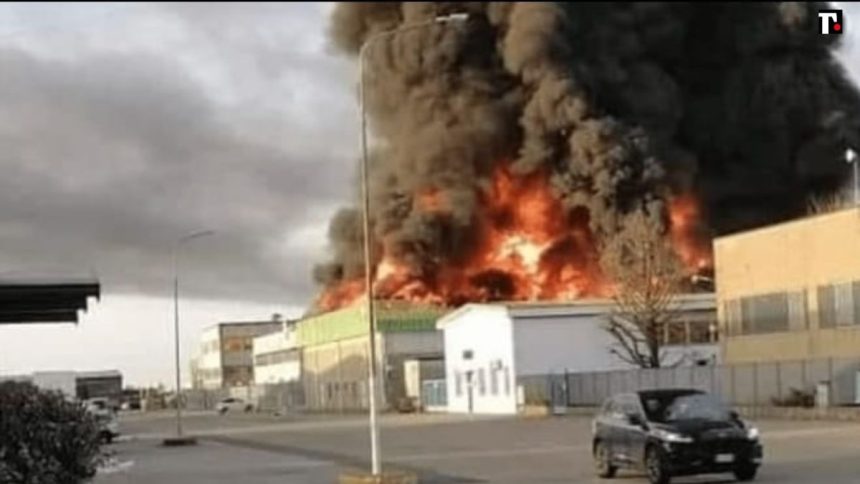 Novara, incendio