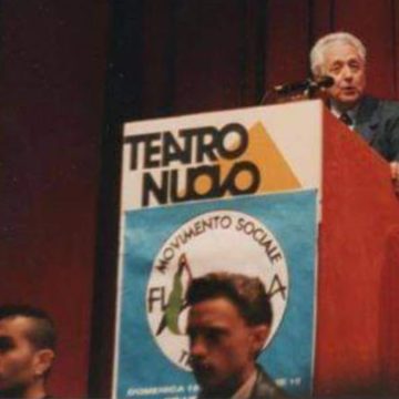 L’idolo Dax in gioventù era fascista. Ecco la foto con Pino Rauti