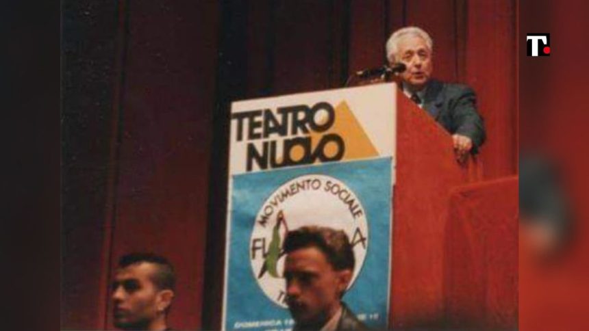 L’idolo Dax in gioventù era fascista. Ecco la foto con Pino Rauti