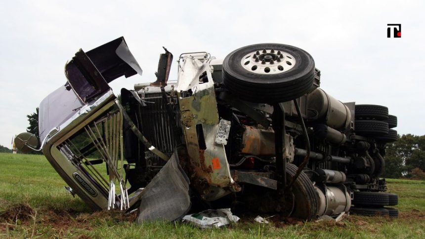 Incidente sul lavoro, due operai feriti per il crollo di una trave