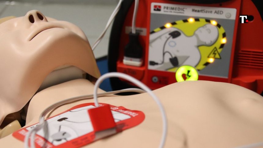 Modena, bambina in arresto cardiaco: salvata grazie all’uso del defibrillatore