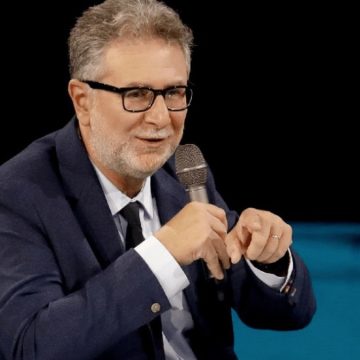 Fabio Fazio fuori dalla Rai? Ok, ma ora non facciamone un giornalista scomodo