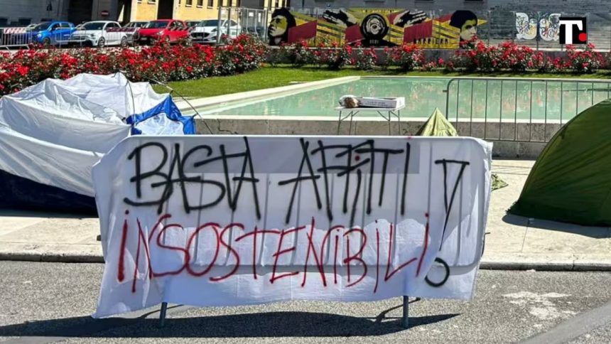 Caro affitti a Milano, gli studenti del Poli: “Basta alimentare la speculazione privata”