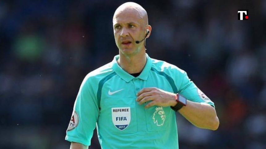 Chi è Antony Taylor, ex poliziotto inglese, arbitro di Roma-Siviglia