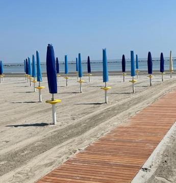 example-1100 Maltempo, Rustignoli (Fiba): "su coste E.Romagna spiagge e strutture ricettive riaperte e operative, aspettiamo i turisti"