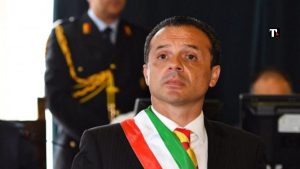 Cateno De Luca cerca il governatore Vincenzo: "Vuole fare il Bossi del Sud"