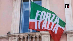 Forza Italia debiti Berlusconi