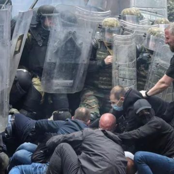Kosovo è Ucraina? La analogie tra crisi nei Balcani e guerra in Ucraina