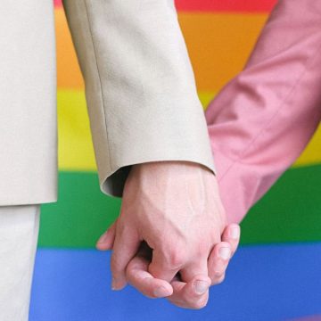 Omofobia cesena educatore sospeso
