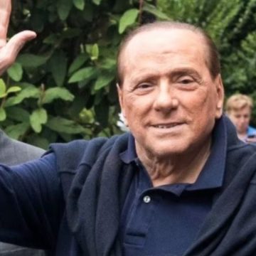 Morte Berlusconi, cambia la programmazione tv