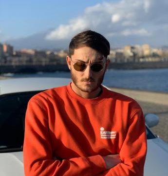 example-793 Le Note Elettroniche di Simone Santagati: Un Ponte tra la Valorizzazione del Patrimonio Siciliano e l'Internazionalizzazione.