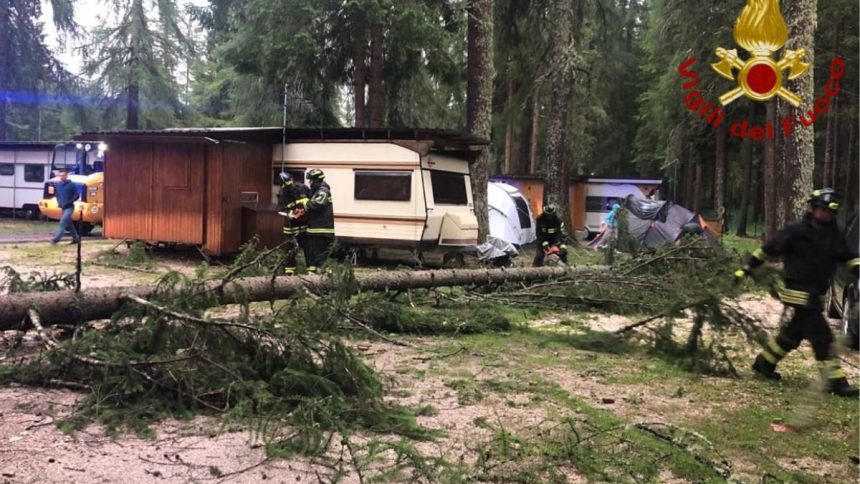 Veneto, maltempo e grandine devastano campagne: 110 feriti