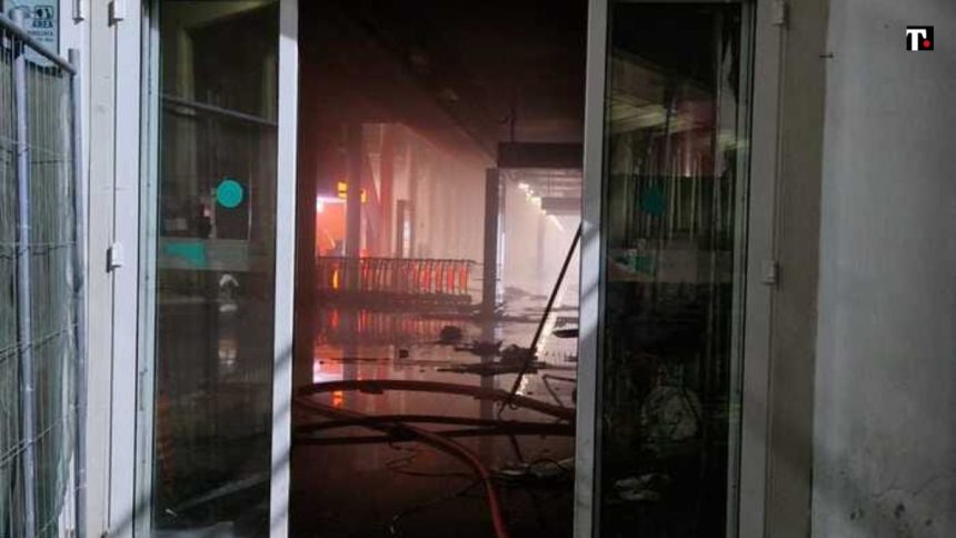 Aeroporto di Catania, incendio scoppiato ed evacuazione: voli sospesi
