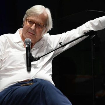 Sgarbi contro i giornalisti di Repubblica