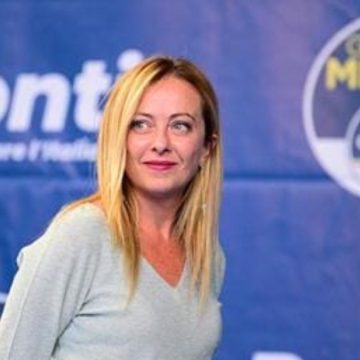 Meloni contro Schlein