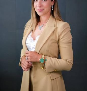 Giorgia Silvestri (Conte Orologi), imprenditrice ed esperta di orologeria, si rivolge ai suoi follower per scoprire quali orologi vorrebbero lasciare in eredità ai propri figli