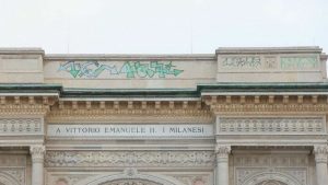 galleria vittorio emanuele vandalizzata