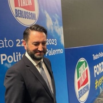 Grillini per Tajani. Nel M5s c'è la fila per entrare in Fi