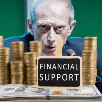 Fassino, la guerra di Piero al salario minimo col suo stipendio da 4.718 euro