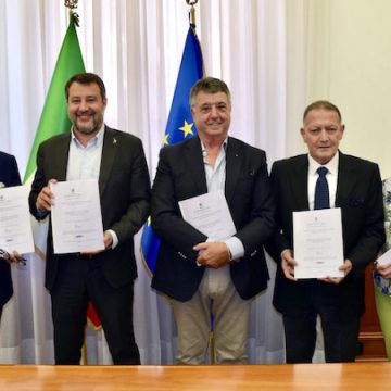Salvini e i taxi gratis