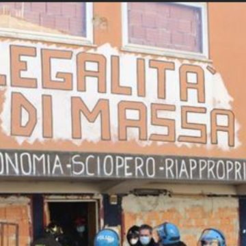 Firenze, sgombero del centro sociale