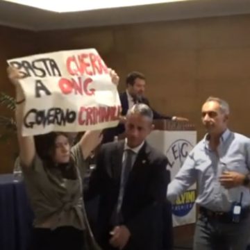 Salvini contestato