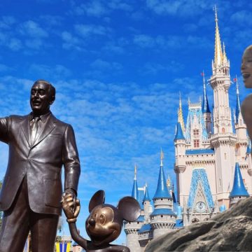 Addio Disney woke, l'attivismo nei cartoni non paga (e costa 7mila posti di lavoro)