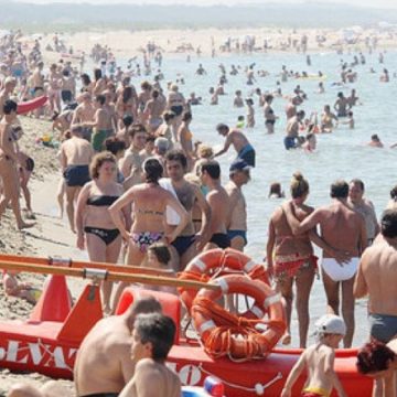 Estate 2023: per Federturismo un flop, per Coldiretti +4%. E la logica se ne va in vacanza…