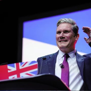 "Get the Tories out": il successo laburista è l'insuccesso altrui La stampa britannica: "Starmer prossimo premier un problema per Meloni"