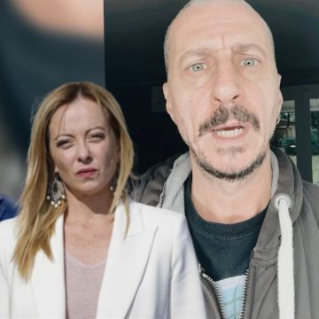 Meloni – Giambruno, Bizzarri nei panni di Giorgia: “Come c… ho fatto?” VIDEO