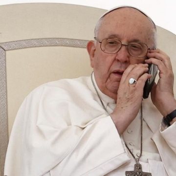 Papa Francesco fa campagna elettorale? Ma la Chiesa non è una democrazia…