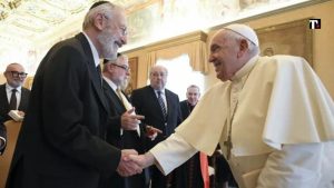 Il Papa condanna l'antisemitismo: ma i nostri giornalisti non se ne accorgono...