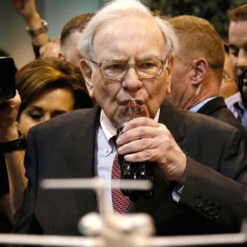 Buffett lo conferma: l'era del petrolio non è ancora finita