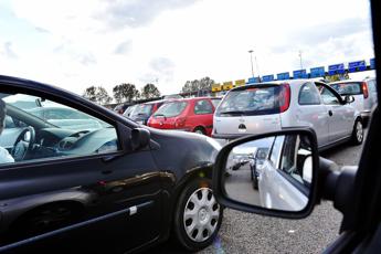 Mobilità, report sullo Stato della Green Economy: "Cresce il tasso di motorizzazione"