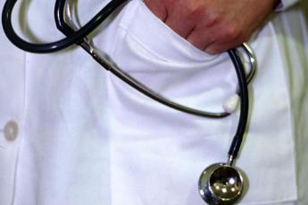 Sanità, Testa (Snami): "Subito rinnovo contrattuale per i medici"