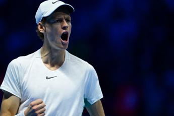 Sinner batte Rune, ora semifinali Atp Finals. Con Jannik avanza Djokovic