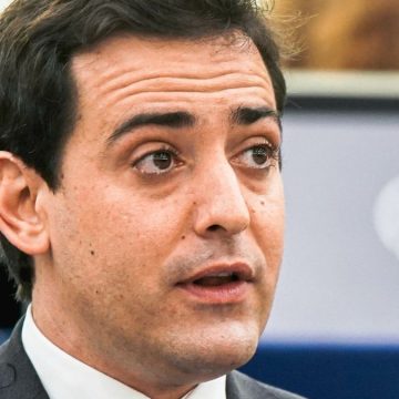 Chi è Stephane Sejourné