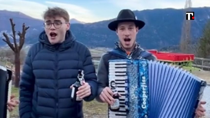 Ritorno al passato su TikTok: i canti di montagna diventano virali grazie a Luca Baz