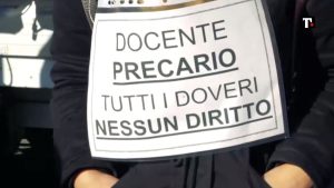 Docenti precari e stipendi che non arrivano. Le testimonianze