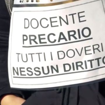 Docenti precari e stipendi che non arrivano. Le testimonianze