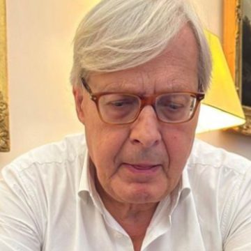 Sgarbi indagato furto beni culturali