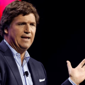 Carlson sotto attacco per l'intervista a Putin. Ma tutti vorrebbero essere al suo posto