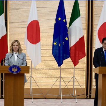La versione di Meloni da Tokyo. Salis, Sgarbi e Stellantis