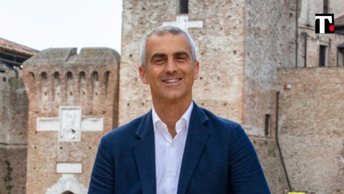Rimini ha il primo sindaco “col nome strano”: chi è Jamil Sadegholvaad, con origini da record