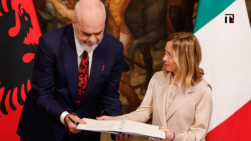 Migranti, alla fine il Parlamento albanese ha approvato l’intesa con l’Italia