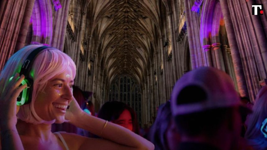 Nuova moda: silent disco in cattedrale. Profanazione o evoluzione della fede?