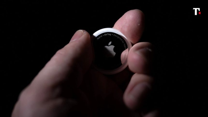 Spiati dalla tecnologia: gli AirTag di Apple, il nuovo incubo delle vittime di stalking