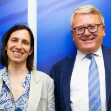 Il Pse ha già perso le Europee: candida Commissario un "signor nessuno"