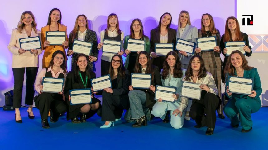 Accademia Fiera Milano: diplomate le 20 studentesse del Progea 22/23