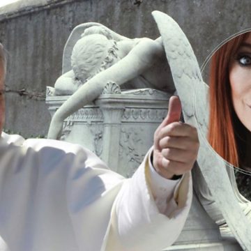 Francesco e la morte, la funeral planner: “Dal Papa un passo rivoluzionario”